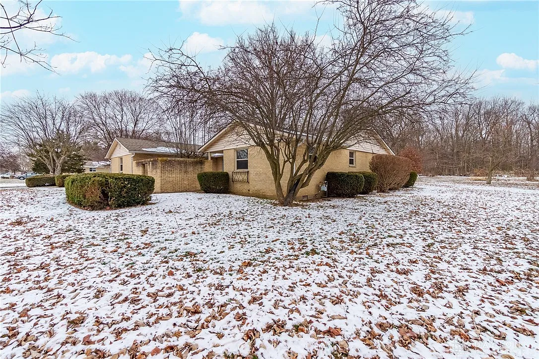 5925 Bradley Dr photo 1