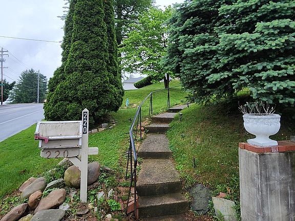 2nd image of 220 County Line Rd