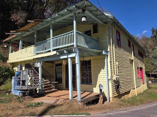 20 W Mills Rd, Franklin, NC 28734