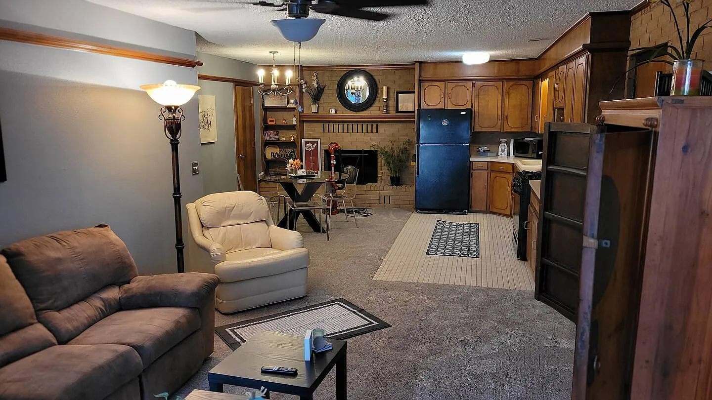 3 bed, 1400 sqft, $1,600 — Photo 3