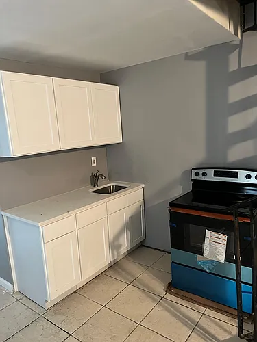 17 Prescott St Photo 1