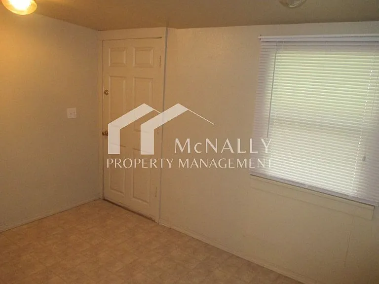 3928 S Tyler St — Photo 3