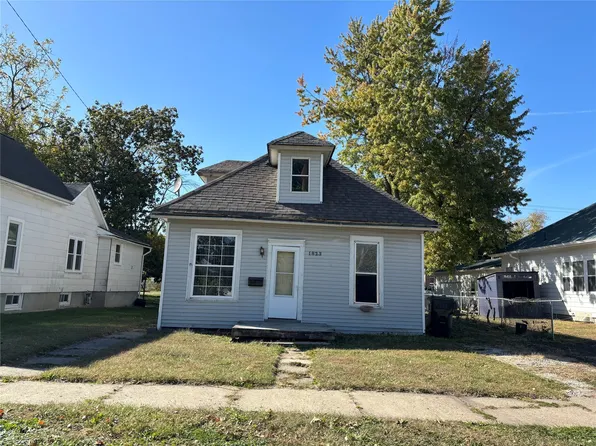 1823 2nd St, Perry, IA 50220