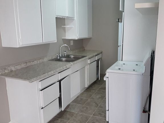 5th image of 906 N Curson Ave APT 3