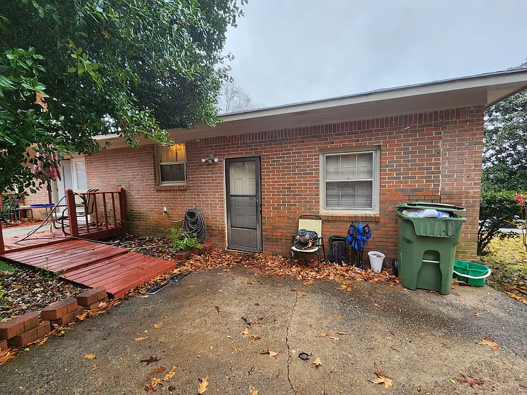 2801 Brett Rd NW — Photo 3