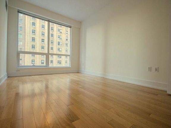 5th image of 350 W 42nd St APT 15C