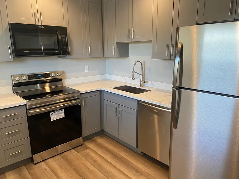 478 Milton Ave — Photo 3