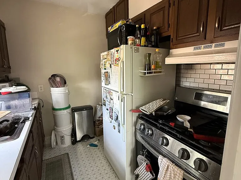 95 Strathmore Rd #10 — Photo 8