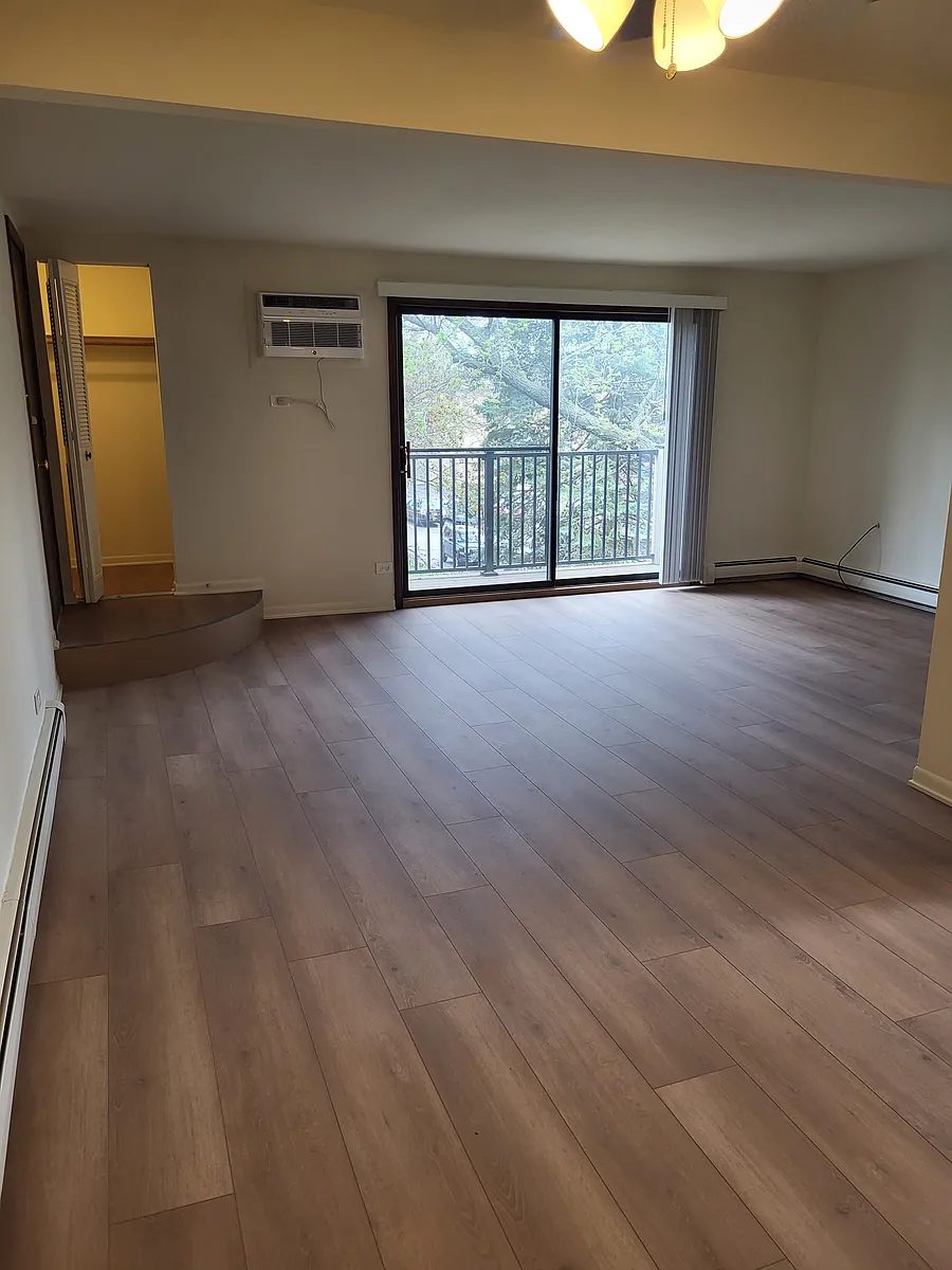 Building Photo - 728 W 65th St