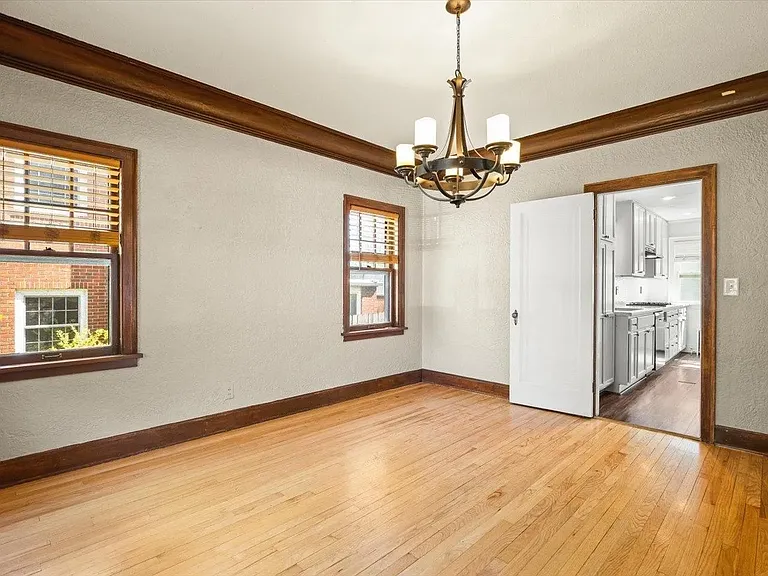 117 N Highland Ave — Photo 9