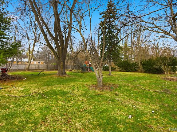 3rd image of 29256 Utley Rd