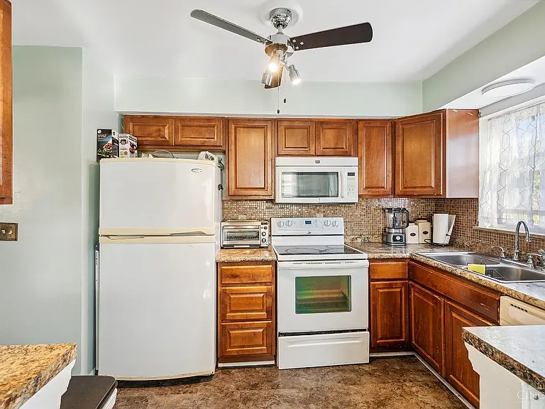 2736 Lafeuille Ave #2 — Photo 8