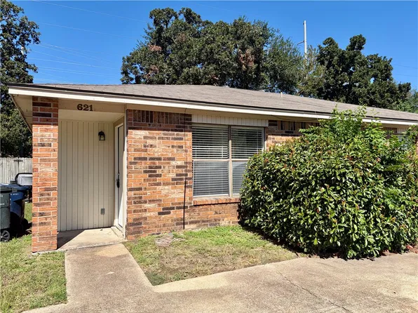 621 W Ridge Dr, College Station, TX 77845