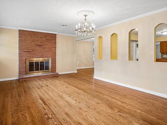 4th image of 1631 Macmanus Dr