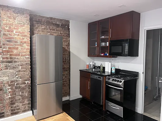 Rented by NorthStar REG LLC | media 8