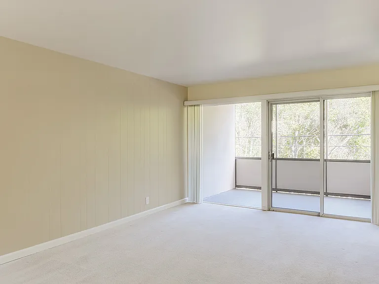 Parksquare Apartments — Photo 9