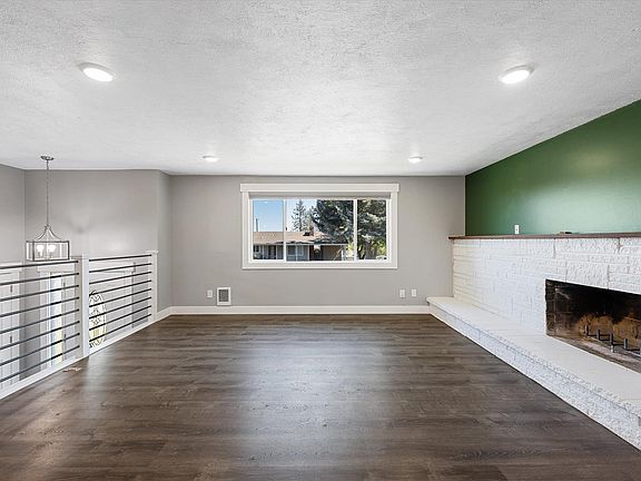 5th image of 1820 5th St
