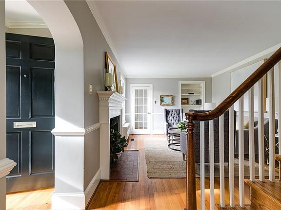 4th image of 4508 Bromley Ln