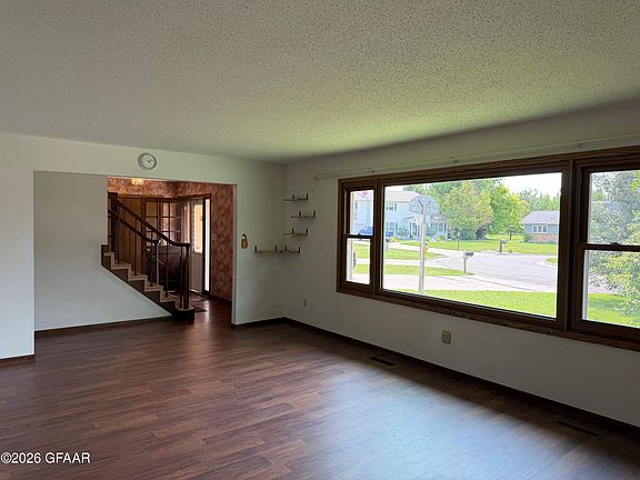 4th image of 3215 Lord Cir