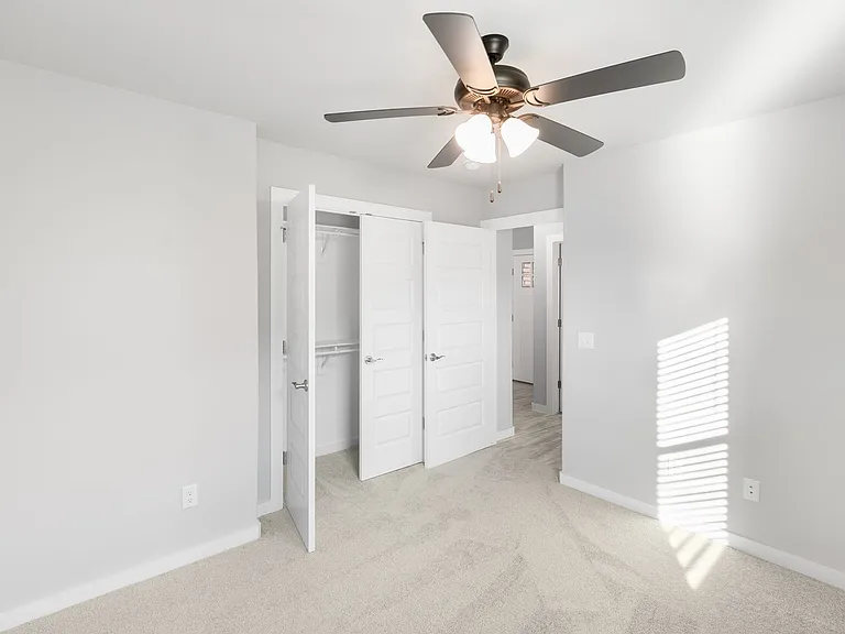 410 Peach Ave — Photo 3