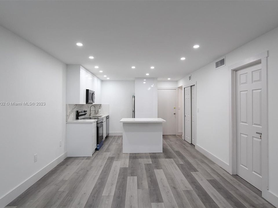 1st image of 860 NE 78th St APT 206