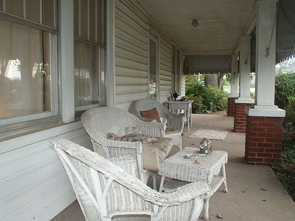 2nd image of 165 Cedar Gate Rd