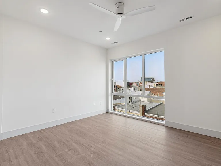 1221 E Fletcher St #409A — Photo 10