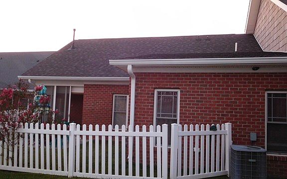 4th image of 106 Charleston Pl