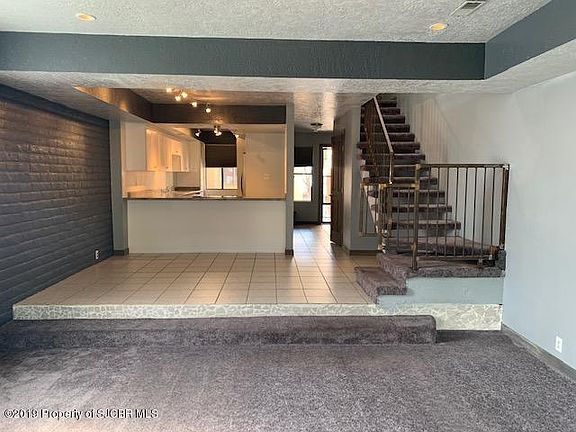 3rd image of 1034 E Navajo St #C