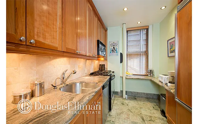 Sold by Douglas Elliman | media 20