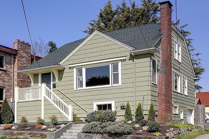 1.5 story home w finished bsmt