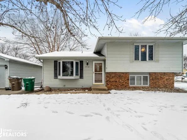 4942 Beech Blvd, Pleasant Hill, IA 50327