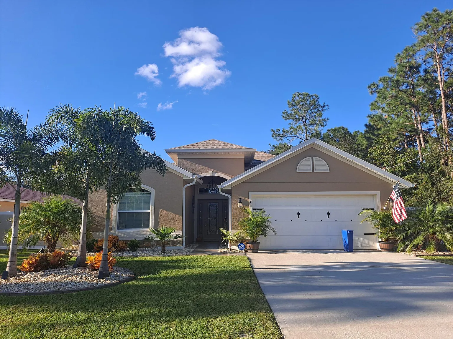 3 bed, 1905 sqft, $2,800 — Photo 2