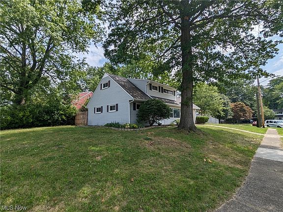 3rd image of 3054 Prior Cir
