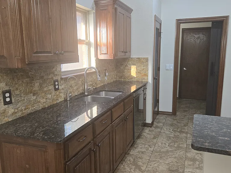 12217 Fox Hill Way — Photo 8