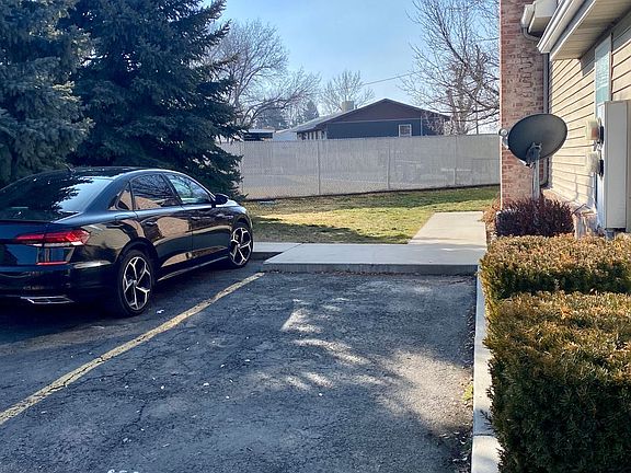 5th image of 229 Majestic Meadows Dr
