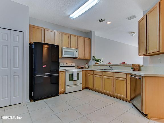 3rd image of 3910 Via Di Olivia Ct #37
