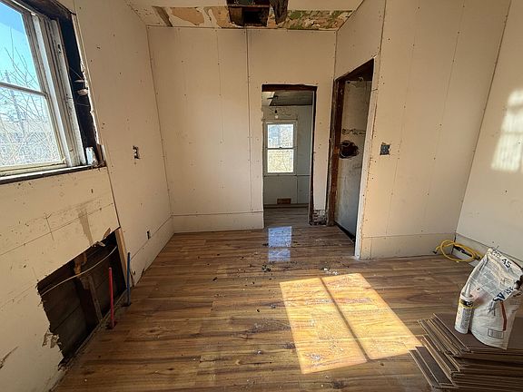 4th image of 434 Pierce St