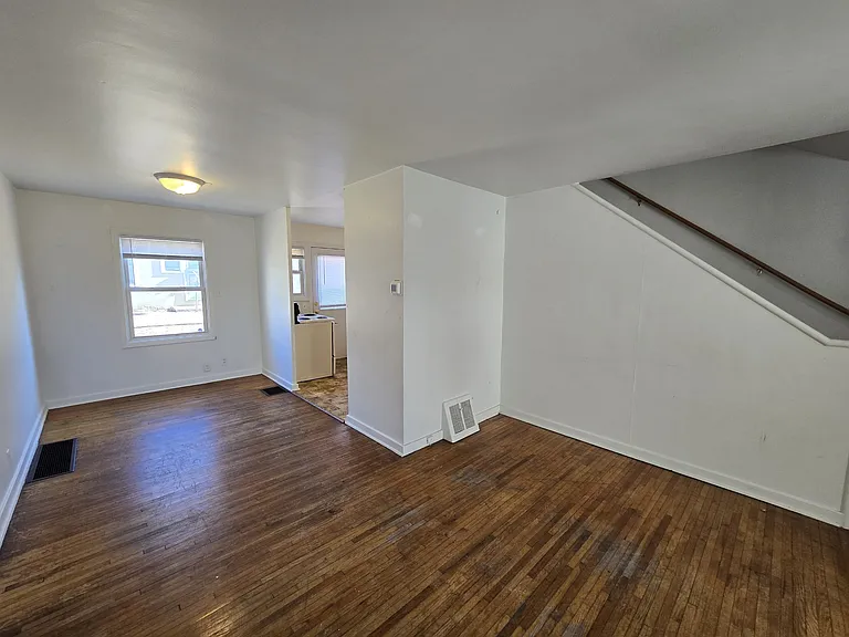 235 Madison St — Photo 3