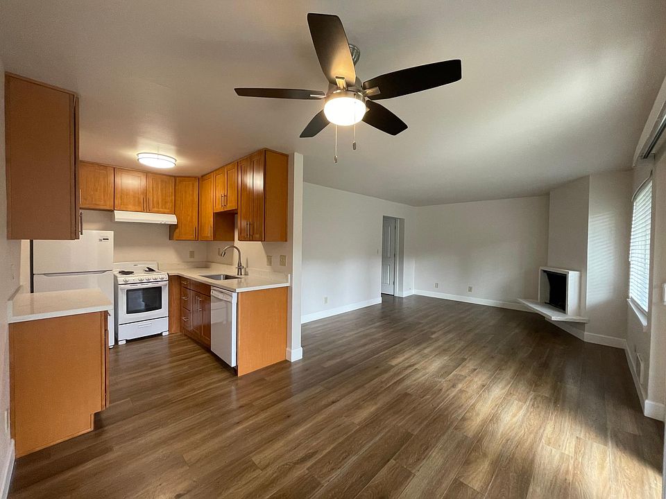1st image of 319 102nd Ave SE APT 10