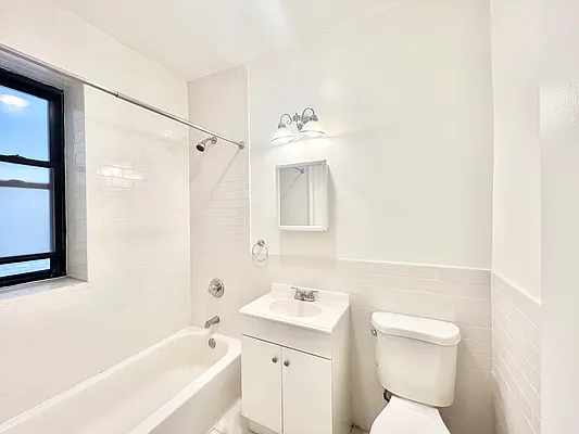 Rented by A&E Real Estate Management | media 6