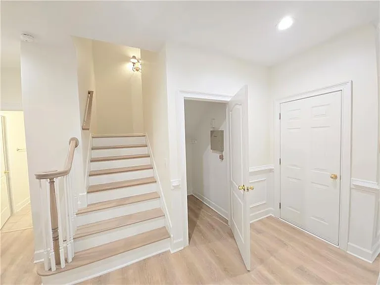 12592 Waterside Dr — Photo 3
