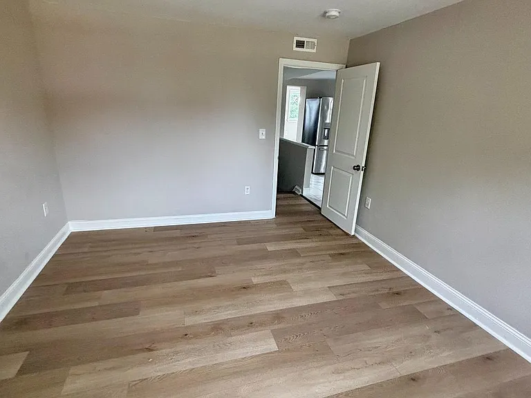 6828 Oxford Ave #2 — Photo 17