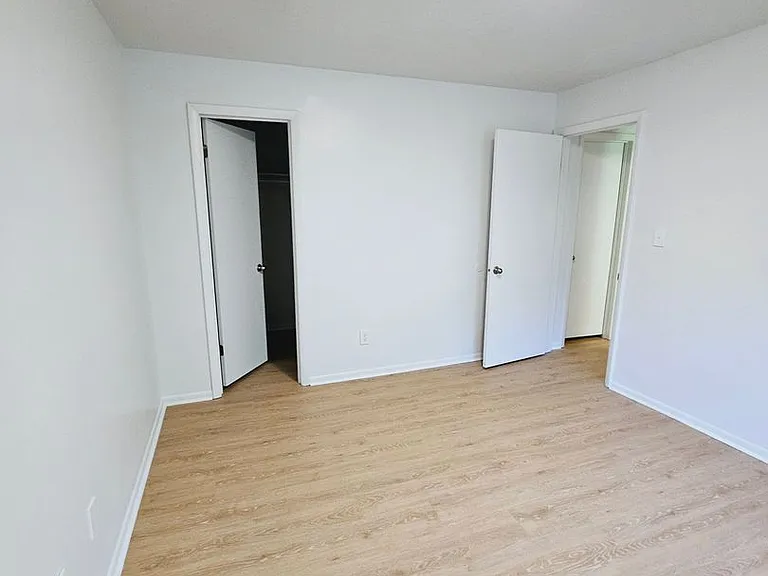 Sugarbush Apartments — Photo 26