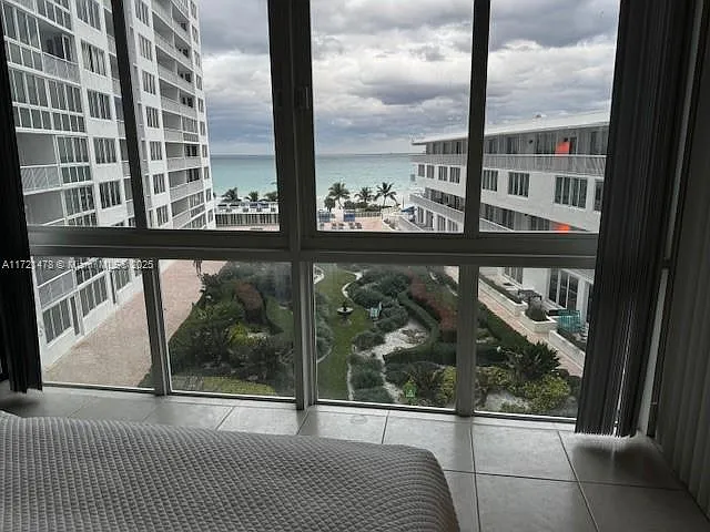 5401 Collins Ave #430 — Photo 33