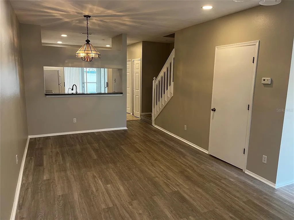 2 bed, 2.5 bath, 1110 sqft, $1,895 — Photo 2
