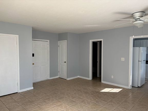 4th image of 310 Farnol St SW APT 3