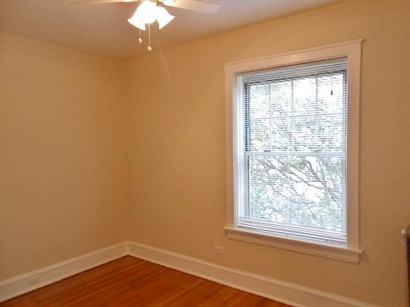 3rd image of 1601 W Berteau Ave #3N