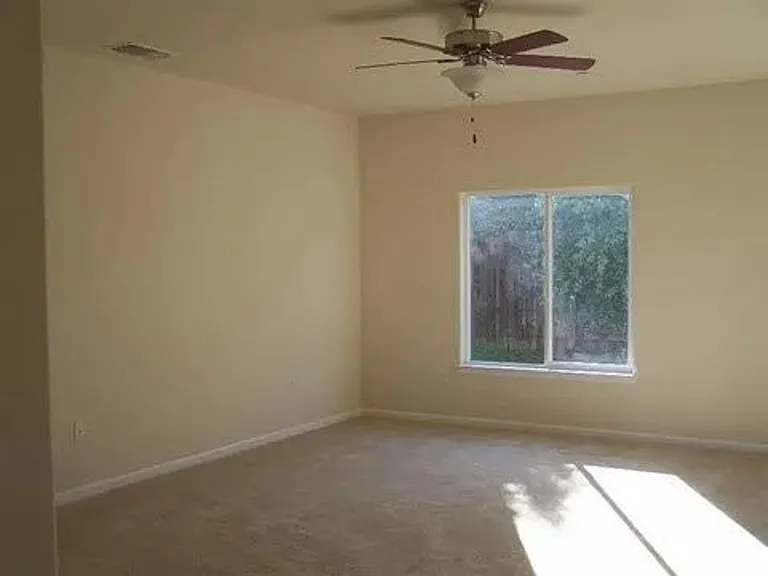 2092 Moss Glen Loop — Photo 7