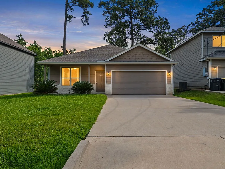 709 Little River Dr — Photo 1